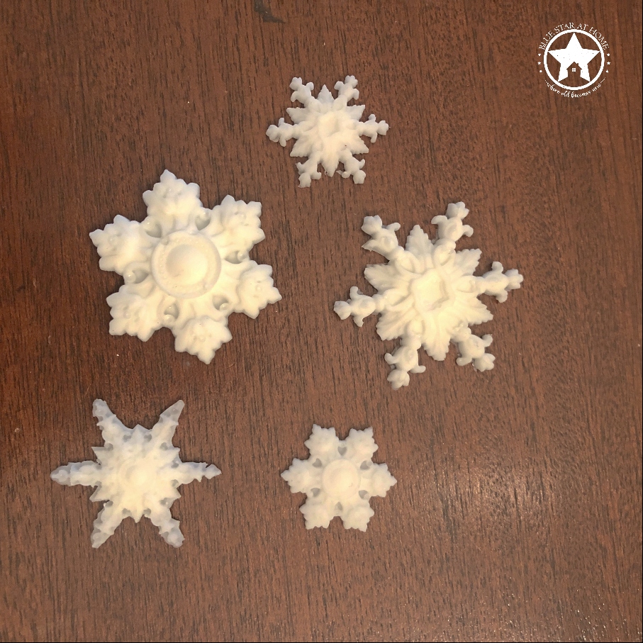 blue star snowflakes 5 Simple Steps to Use Resin In IOD Moulds