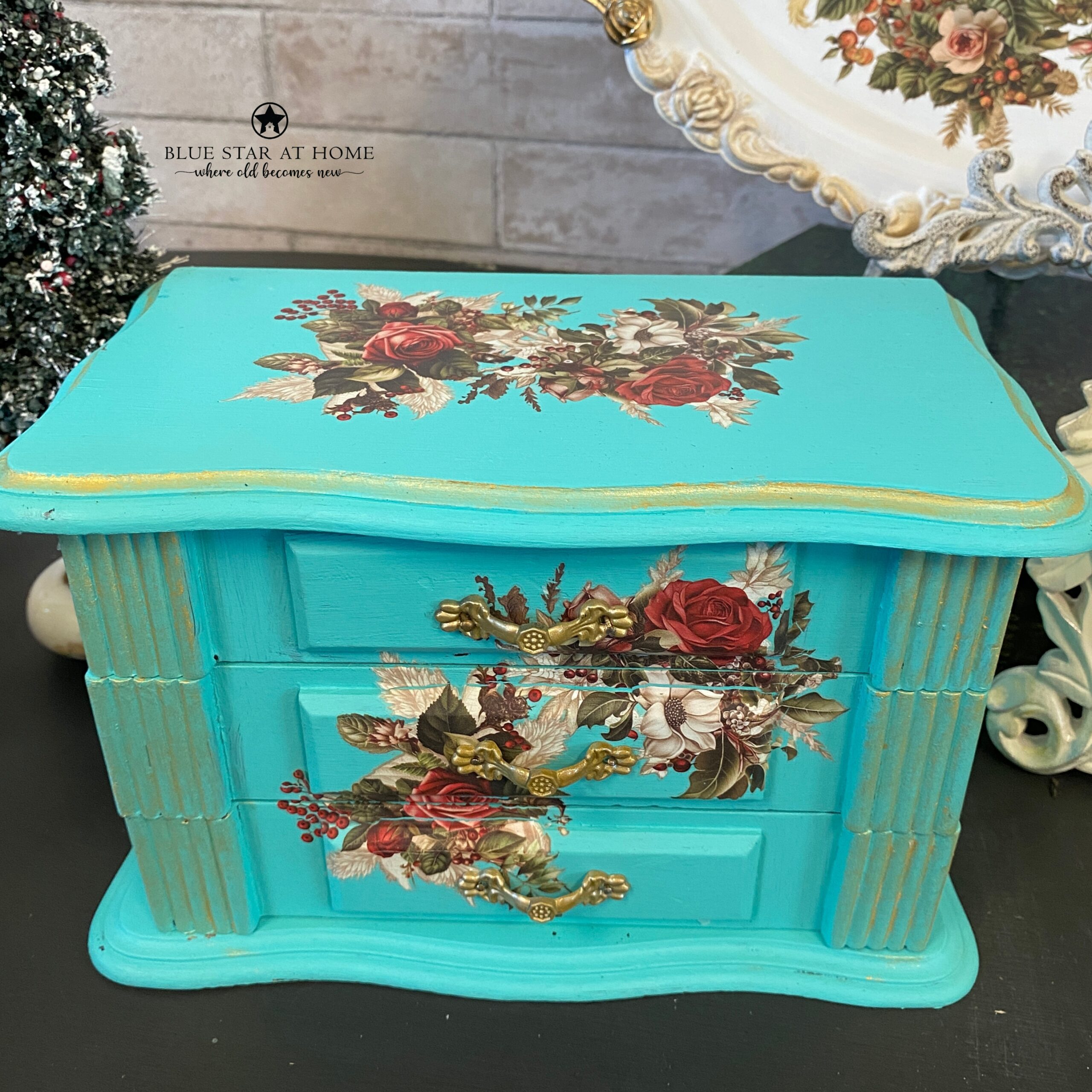 Azure jewelry box with floral transfer